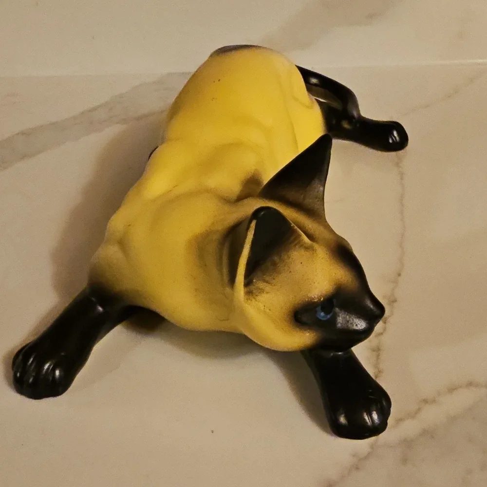 Resin Siamese Cat Figurine Lying Down Collectible Yellow Black Blue Eyes